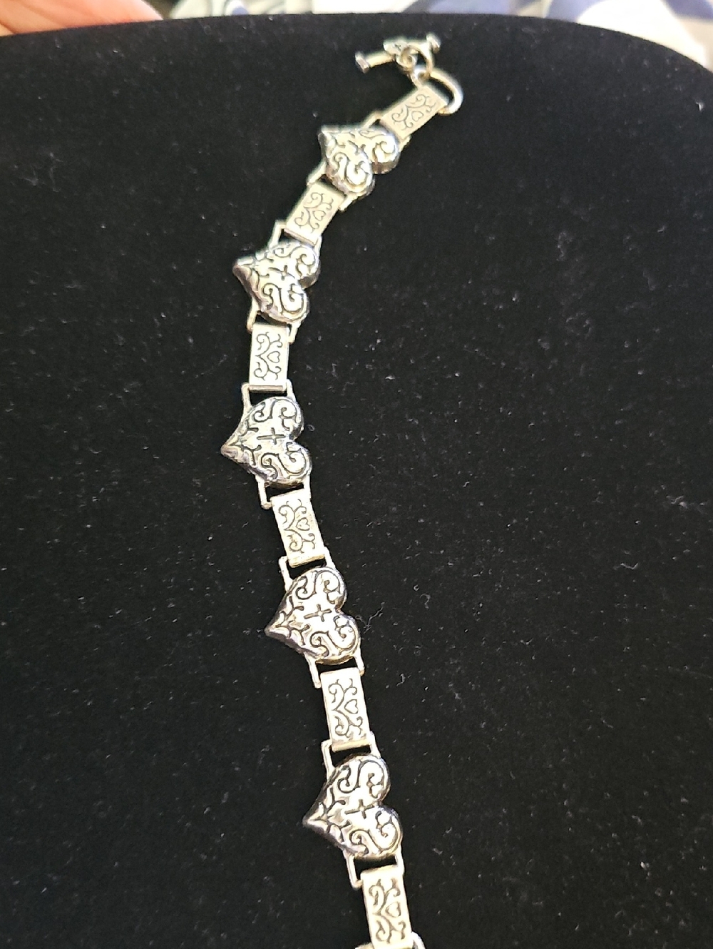 Silver Heart-Link Women's Bracelet - Elegant Silver Tone With‎ Cross On Heart.